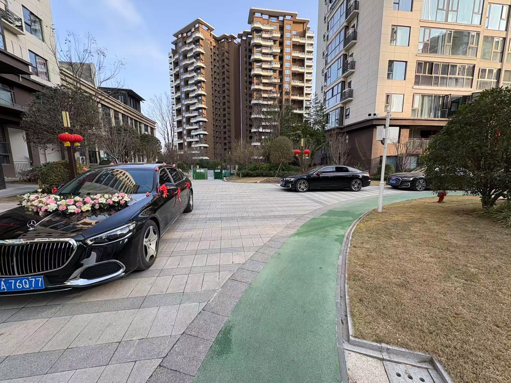 迈巴赫S480 头车 跟车奥迪A6L