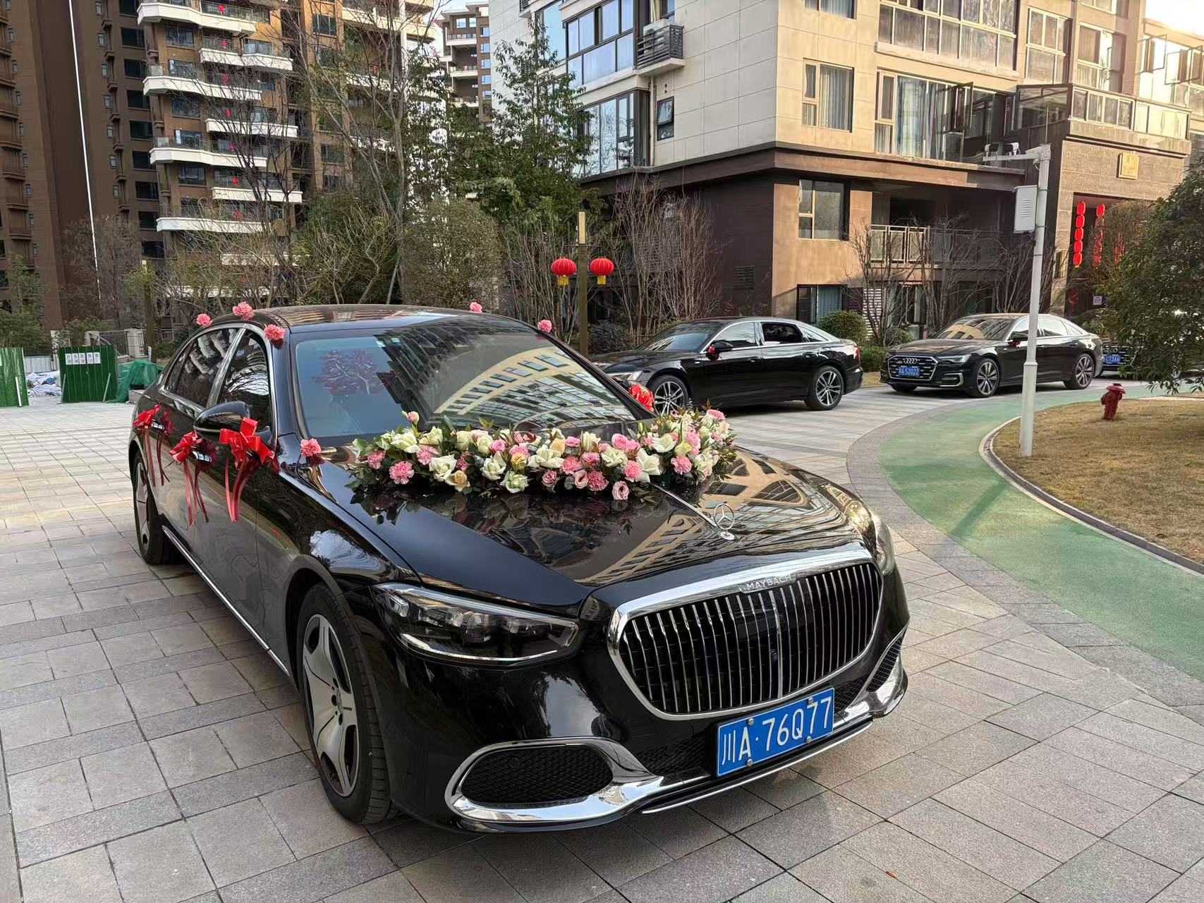 迈巴赫S480 头车 跟车奥迪A6L