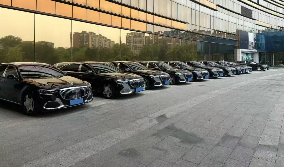 【成都租迈巴赫】成都商务包车 机场接送 成都婚车包车 选迈巴赫 高端出行 成都租车选七虎，正规安全|价格实惠|服务周到