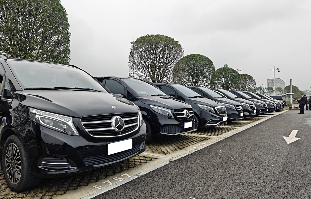 成都会议包车，商务包车，奔驰V，别克GL8商务包车，某奢侈品11月初成都活动接送包车服务