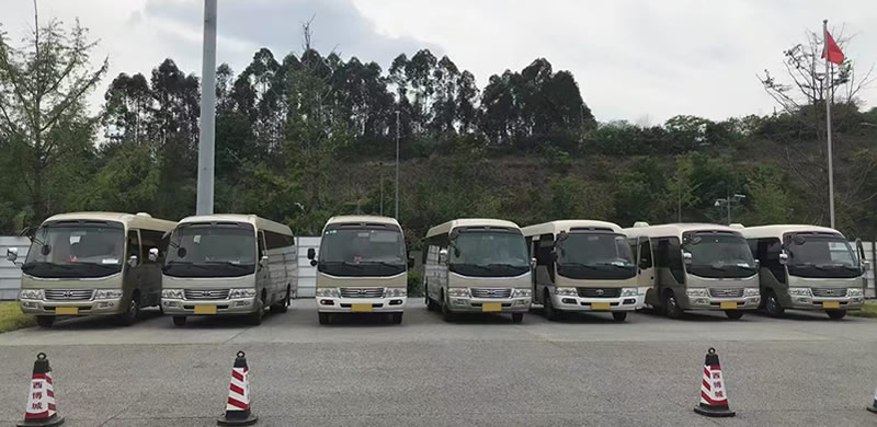 成都租考斯特，包车带司机攻略：报价含不含过路费？有没有低价套路？哪家公司靠谱？一篇讲透